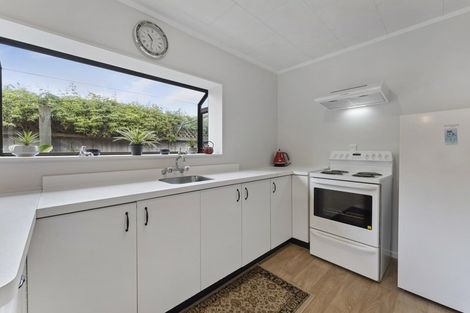 Photo of property in 15 Hanmer Place, Highbury, Palmerston North, 4412