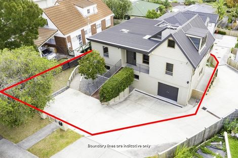 Photo of property in 152 Luckens Road, West Harbour, Auckland, 0618