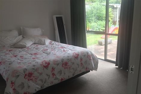 Photo of property in 6 George Deane Place, Greenhithe, Auckland, 0632