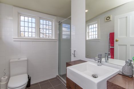 Photo of property in 166 Fendalton Road, Fendalton, Christchurch, 8052