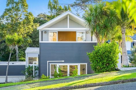 Photo of property in 17 Wernham Place, Northcote, Auckland, 0626