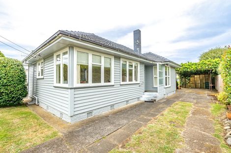 Photo of property in 22 Selwyn Crescent, College Estate, Whanganui, 4500