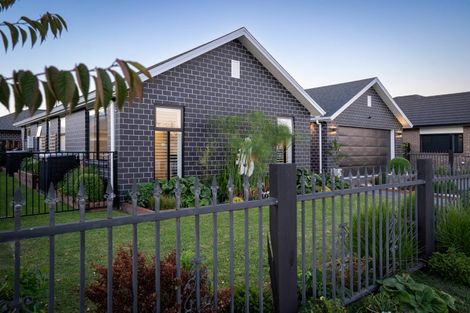 Photo of property in 26 Rose Leigh Drive, Cambridge, 3434