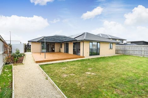 Photo of property in 55 Vaucluse Heights, Fitzherbert, Palmerston North, 4410