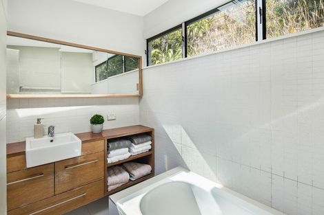 Photo of property in 72 Owhiro Bay Parade, Owhiro Bay, Wellington, 6023