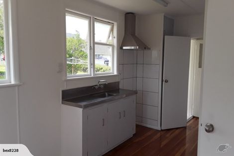 Photo of property in 6 Iris Grove, Cannons Creek, Porirua, 5024