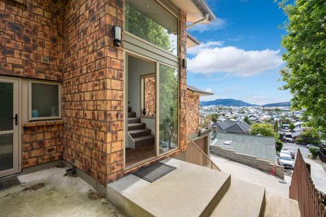 Photo of property in 69 Easther Crescent, Kew, Dunedin, 9012