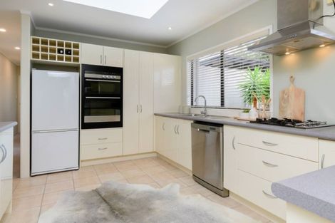 Photo of property in 14 Fielding Crescent, Farm Cove, Auckland, 2012