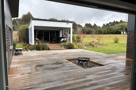 Photo of property in 24 Oakdale Drive, Kinloch, Taupo, 3377