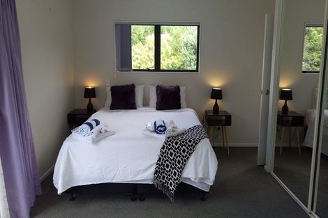 Photo of property in 24a Korotaha Terrace, Rothesay Bay, Auckland, 0630