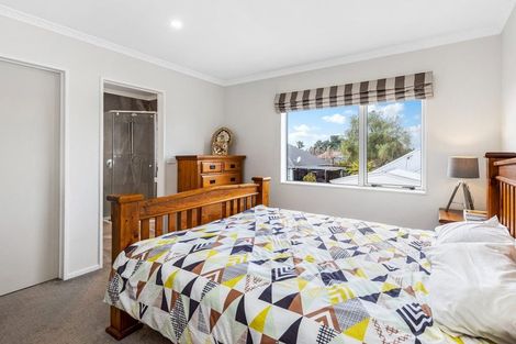 Photo of property in 16 Dolbel Place, Mangere East, Auckland, 2024