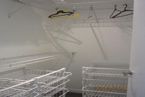 Photo of property in Portal Apartments, 8e/42 Cable Street, Te Aro, Wellington, 6011