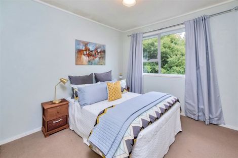 Photo of property in 11 South Pacific Place, Henderson, Auckland, 0612