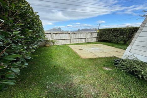 Photo of property in 1/5 Strid Road, Te Atatu South, Auckland, 0610