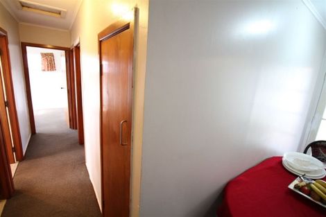 Photo of property in 124 Robertson Road, Mangere East, Auckland, 2024