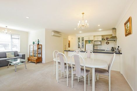 Photo of property in 5 Mana Place, Poraiti, Napier, 4112