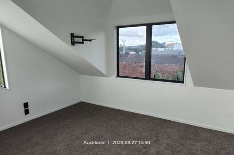 Photo of property in 1/443 Mount Albert Road, Mount Roskill, Auckland, 1041