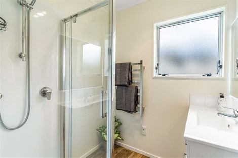 Photo of property in 2/23 Tawa Road, Te Atatu Peninsula, Auckland, 0610