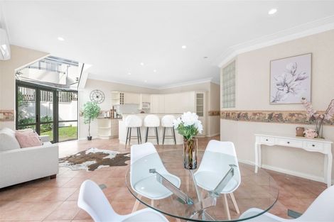 Photo of property in 23 Grammar School Road, Pakuranga, Auckland, 2010