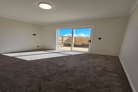 Photo of property in 8 Ritetai Street, Clarks Beach, 2122
