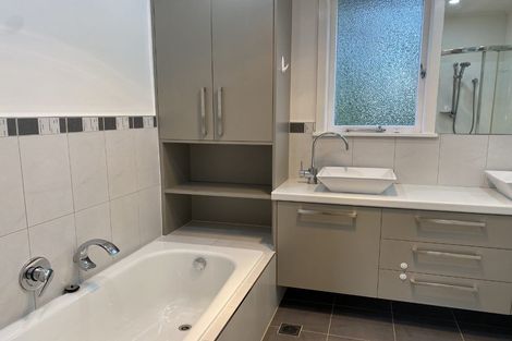 Photo of property in 25 Hutchinsons Road, Bucklands Beach, Auckland, 2014