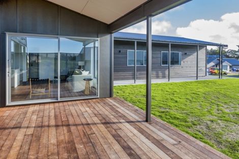 Photo of property in 3 Lamont Place, Waikanae, 5036