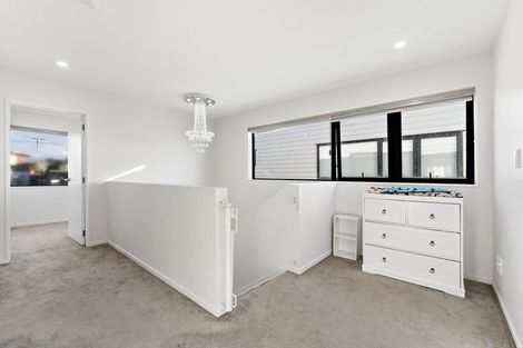 Photo of property in 9 Paina Crescent, Massey, Auckland, 0614