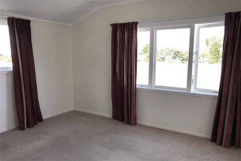 Photo of property in 76 Mount Smart Road, Onehunga, Auckland, 1061