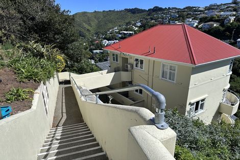 Photo of property in 5/20 Saint Michaels Crescent, Kelburn, Wellington, 6012