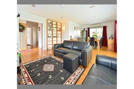 Photo of property in 6 Gills Avenue, Papakura, 2110