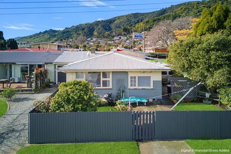 Photo of property in 30c York Street, Picton, 7220