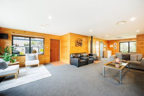 Photo of property in 23 Abby Road, Fitzherbert, Palmerston North, 4410