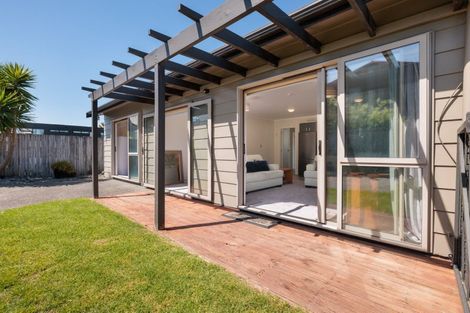 Photo of property in 128b Karewa Parade, Papamoa Beach, Papamoa, 3118