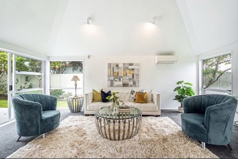 Photo of property in 1/1 Valley Road, Northcote, Auckland, 0626