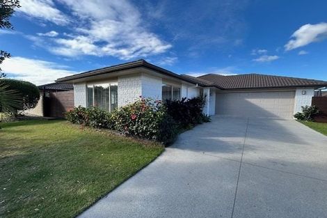 Photo of property in 21 Grabella Place, Papamoa Beach, Papamoa, 3118
