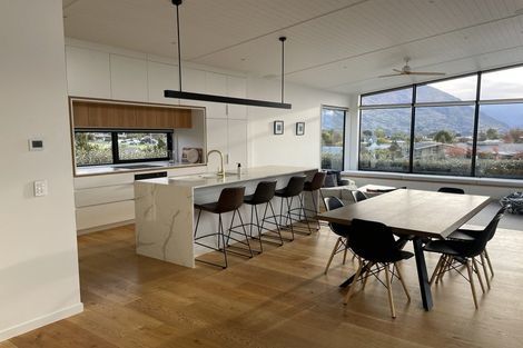 Photo of property in 11 Kereru Crescent, Wanaka, 9305