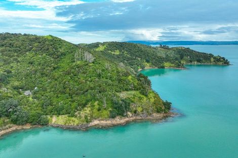 Photo of property in 215k Awaawaroa Bay, Waiheke Island, 1971