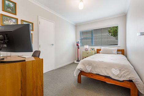 Photo of property in 4 Brunner Road, Glen Eden, Auckland, 0602