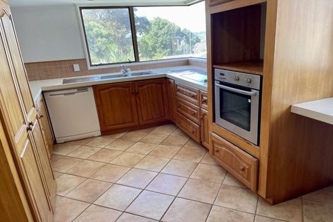 Photo of property in 18 Bradbury Road, Botany Downs, Auckland, 2010