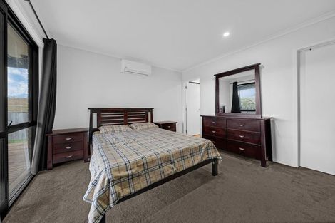 Photo of property in 33 Harry Richards Way, Pokeno, 2402