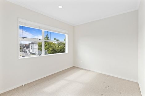 Photo of property in 5 Reno Way, Flat Bush, Auckland, 2016