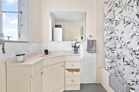 Photo of property in 65 Clayburn Road, Glen Eden, Auckland, 0602