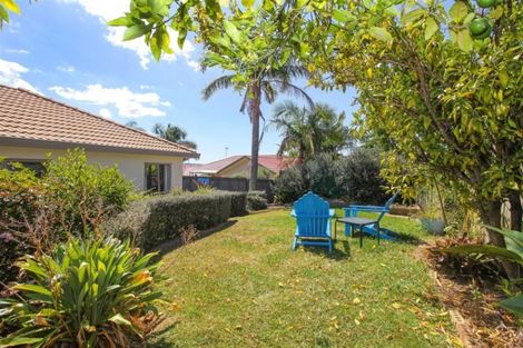 Photo of property in 10 Westminster Gardens, Unsworth Heights, Auckland, 0632