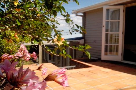 Photo of property in 76 Wade River Road, Stanmore Bay, Whangaparaoa, 0932