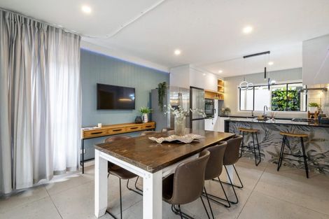 Photo of property in 1/94 Glamorgan Drive, Torbay, Auckland, 0630