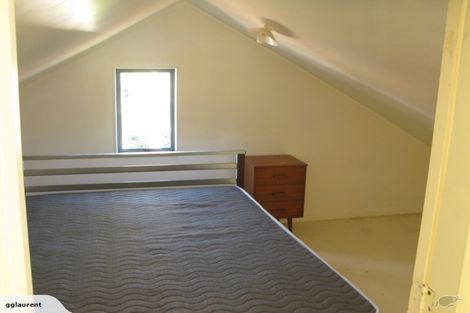 Photo of property in 8 Jillteresa Crescent, Half Moon Bay, Auckland, 2012