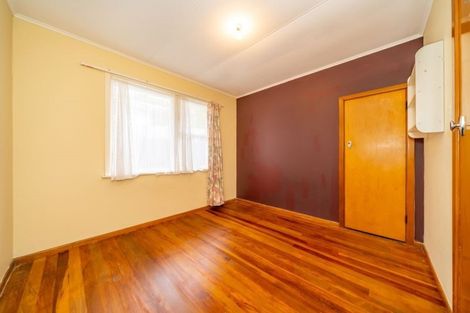 Photo of property in 39 Levant Street, Cannons Creek, Porirua, 5024