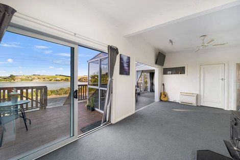Photo of property in 1400 Taieri Mouth Road, Taieri Mouth, Brighton, 9091