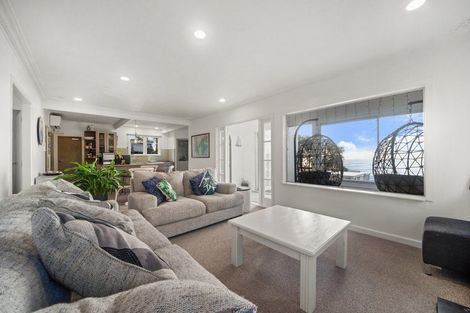 Photo of property in 15 Torkar Road, Clarks Beach, 2122