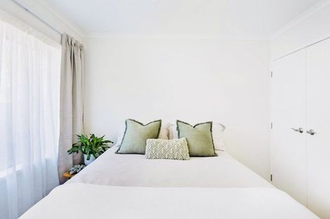 Photo of property in 109 Prince Regent Drive, Half Moon Bay, Auckland, 2012